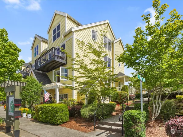 1950 18th Avenue NE #B, Issaquah, WA 98029