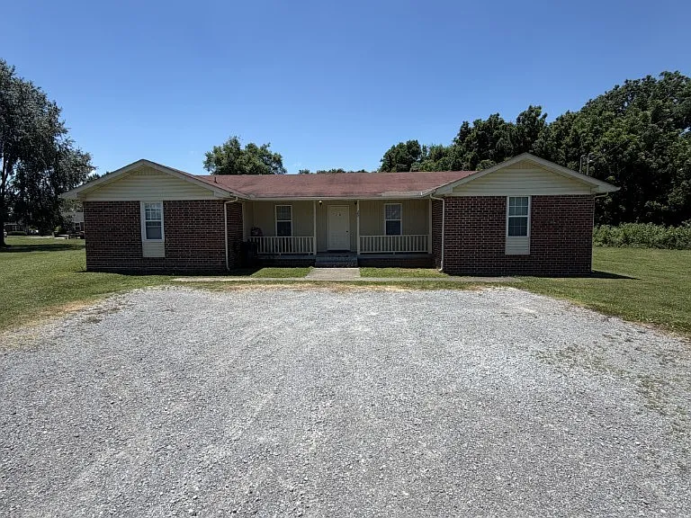 360 Creekwood Ct #B — Photo 1