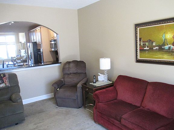 4th image of 165 Stonecreek Dr
