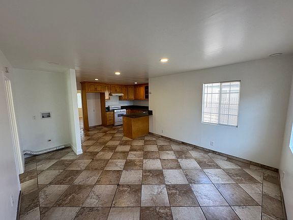4th image of 836 W Olive Ave #A