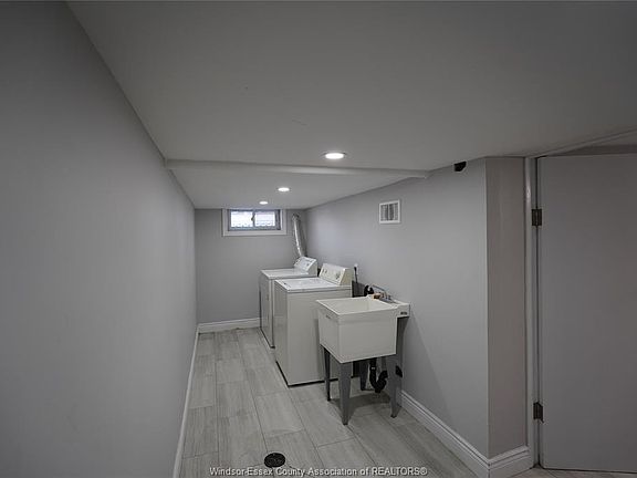 2nd image of 1529 Elsmere Ave