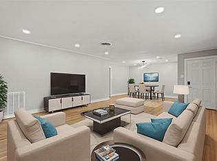 5451 Redstart St, Houston, TX 77096