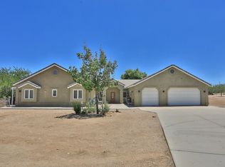 8945 Cedar St, Phelan, CA 92371
