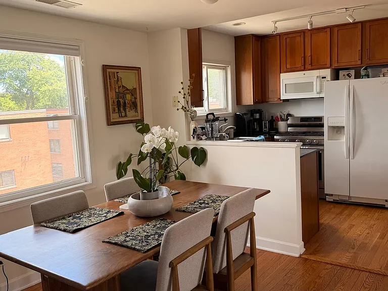 Dining/Kitchen