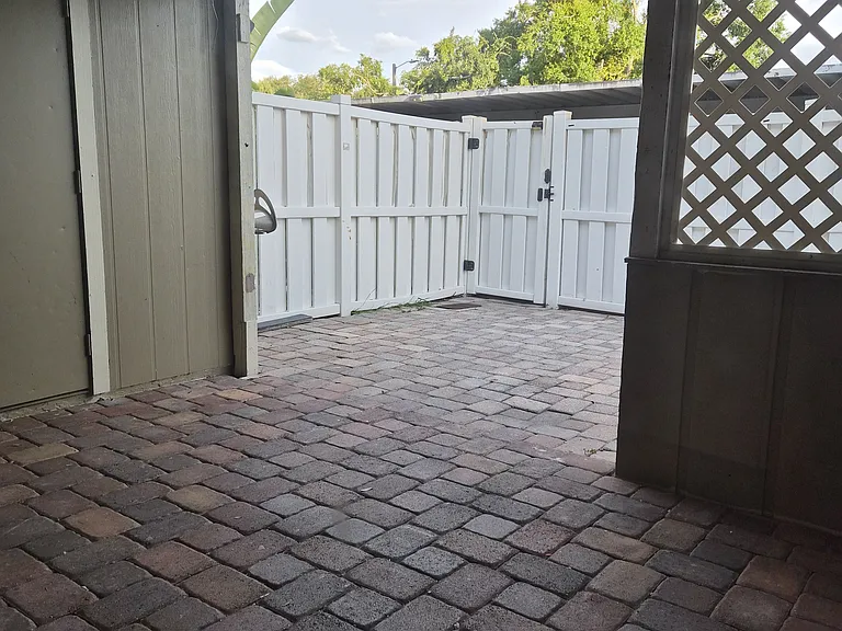 7628 De Soto Ct — Photo 5