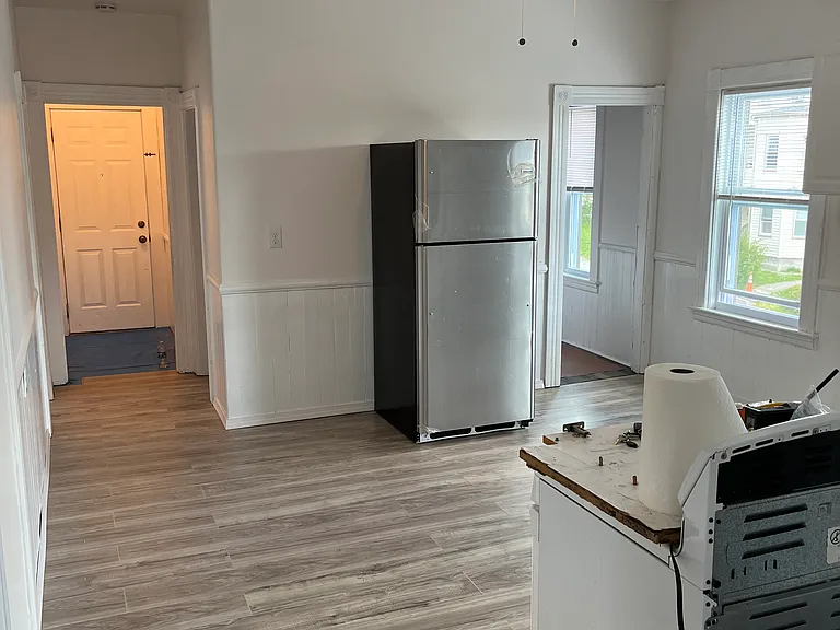 211 Vernon St — Photo 6
