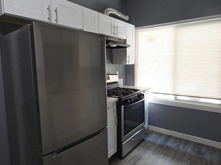 1140 E Elk Ave #3 — Photo 2