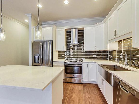 3rd image of 2347 W North Ave #3S