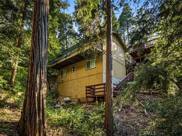 24082 Altdorf Dr, Crestline, CA 92325