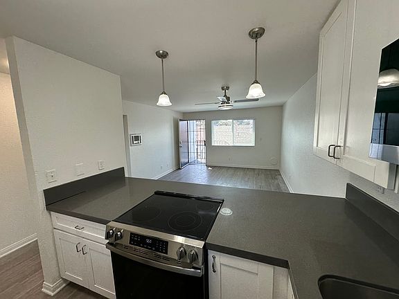 3rd image of 555 28th St