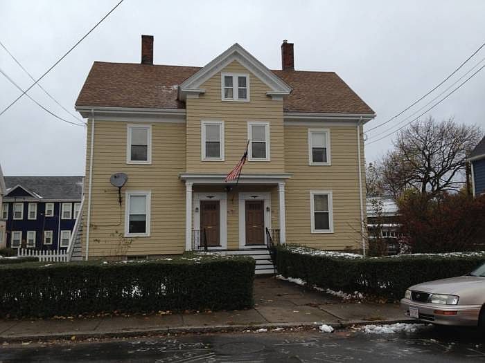 3 Family House
