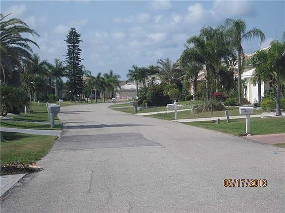 2nd image of 525 Eleuthera Dr