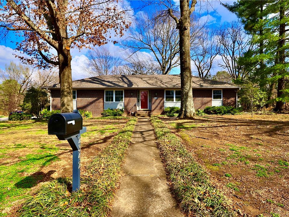 1st image of 2342 N Winwood Dr