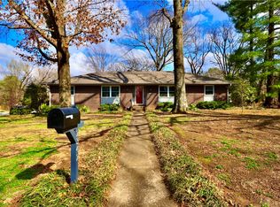 2342 N Winwood Dr, Fayetteville, AR 72703