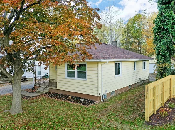 1524 Vernon Ave NW, Warren, OH 44483