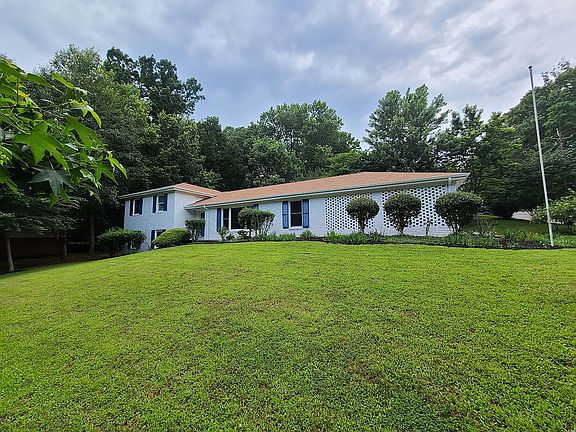 2nd image of 1002 Dixon Dr