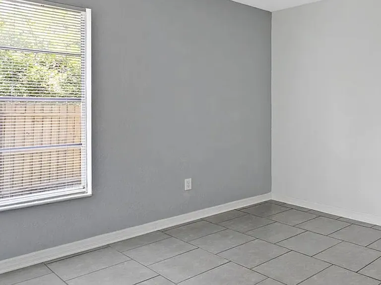 5669 Moat Ct — Photo 2