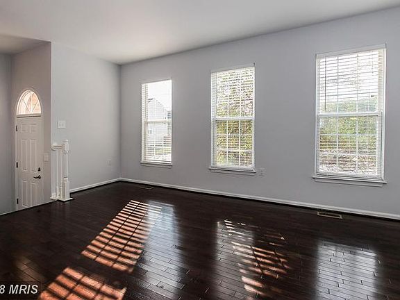 5th image of 21150 Millwood Sq