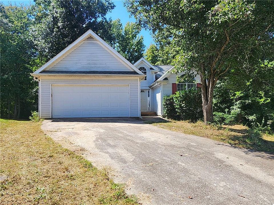 1st image of 922 Sweetwater Way