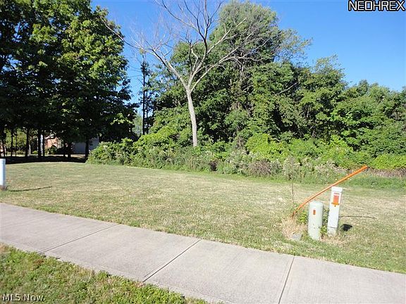 3rd image of Devonshire Dr