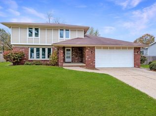 1032 39th St, West Des Moines, IA 50266