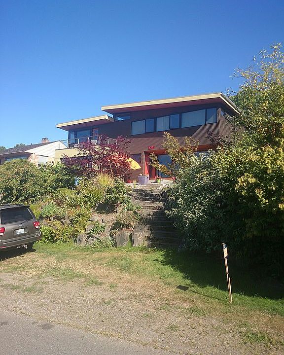 1st image of 10118 Radford Ave NW