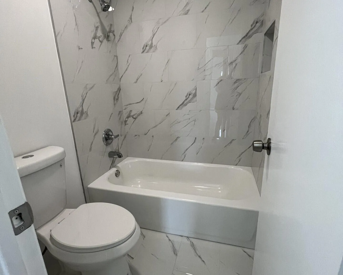 2 bed, 2.0 bath, 1085 sqft, $1,780 — Photo 4