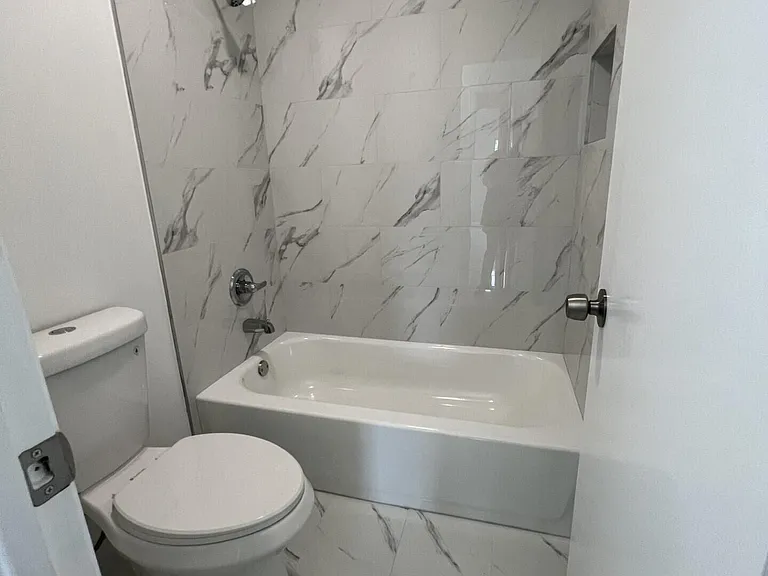 4129 NW 88th Ave #202 — Photo 4