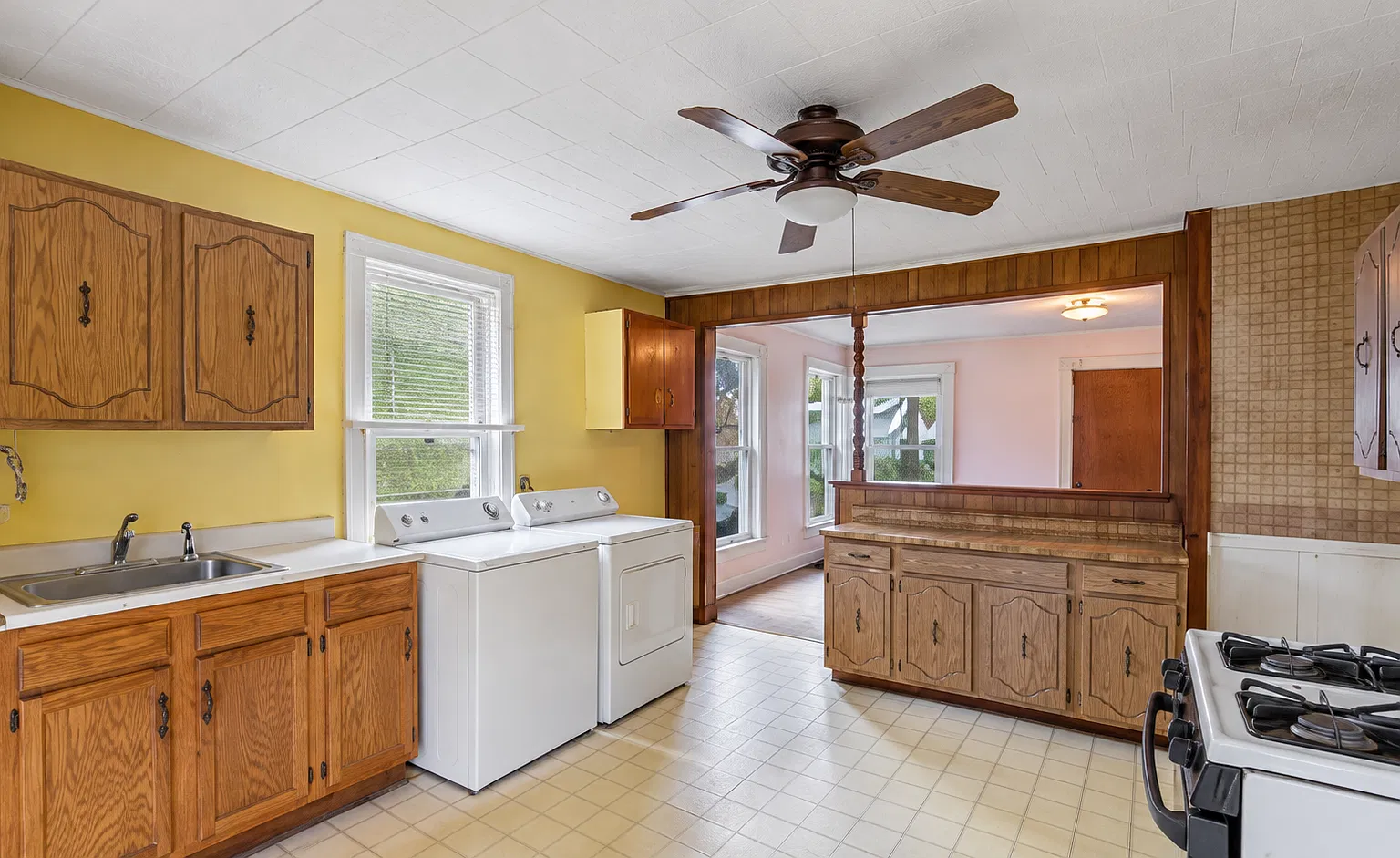 3 bed, 1300 sqft, $1,750 — Photo 3