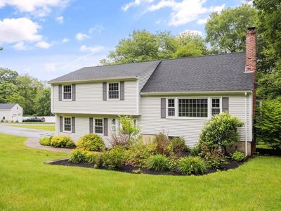2 Embassy Ln, Andover, MA, 01810