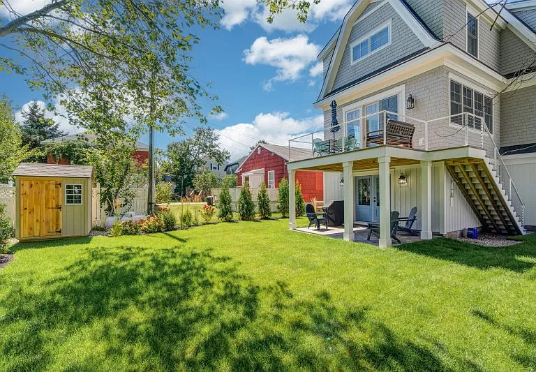 8 Avenue 2 — Photo 4