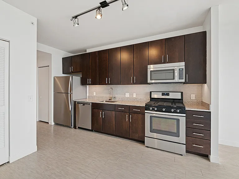 ReNew Oak Park — Photo 28
