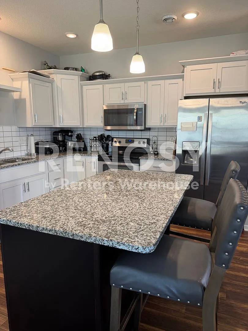 Available NOW! Modern Fully Furnished 3BR/2.5BA Home in Rochester, MN — Photo 4