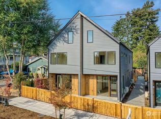 914 N 100th St #B, Seattle, WA 98133