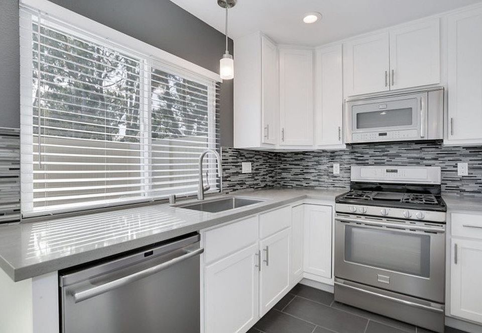 1st image of 2730 W Northwood