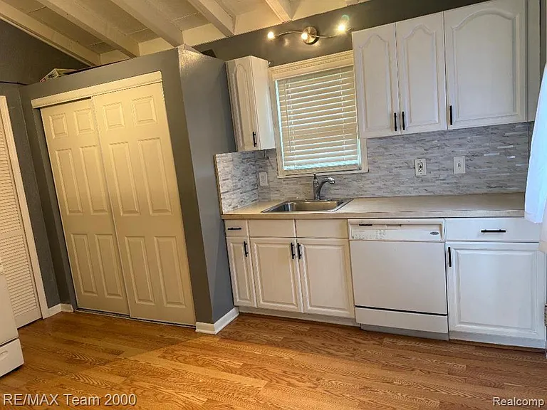 25086 Annapolis St — Photo 3