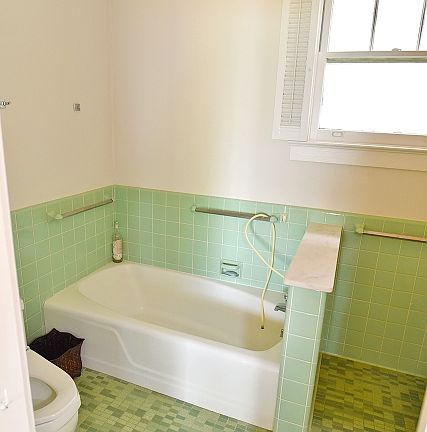 5th image of 913 E Main St
