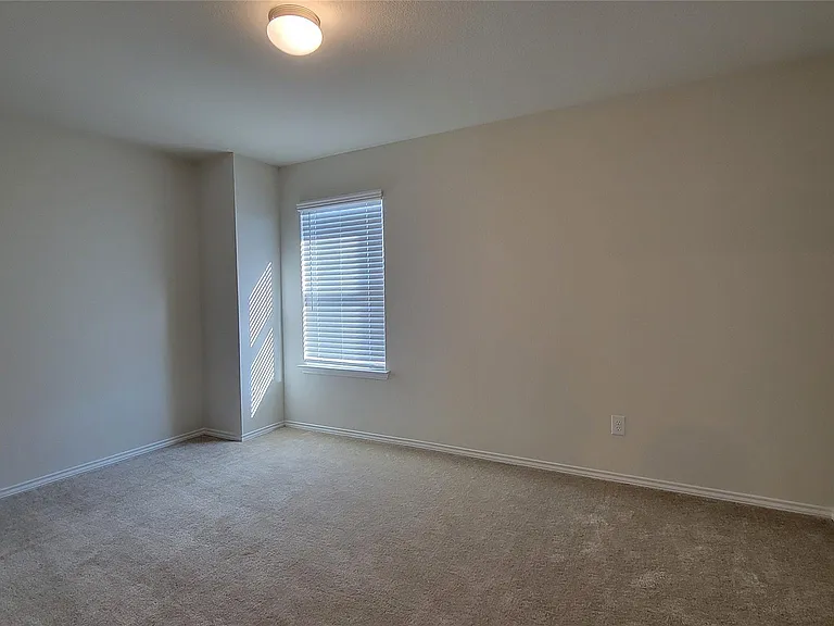 807 Goldenrod Ln — Photo 13