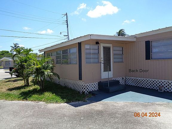 5th image of 1001 NE 62nd Ct