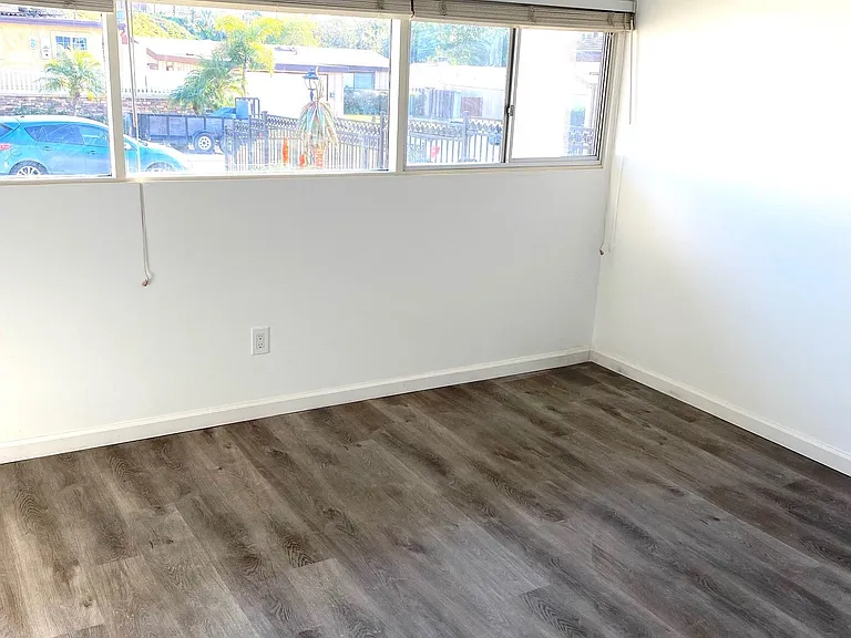 9212 Hector Ave — Photo 8
