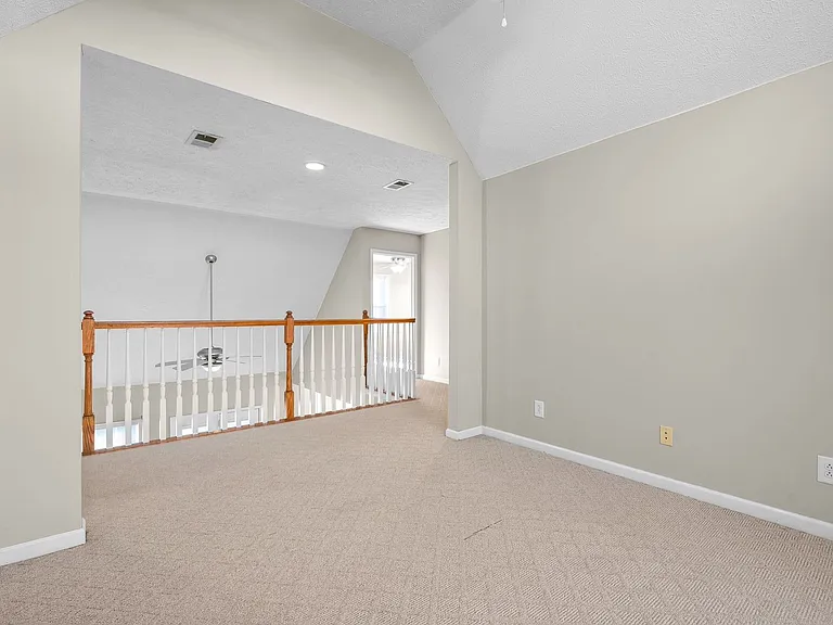 3487 Hickory Glen Dr — Photo 28