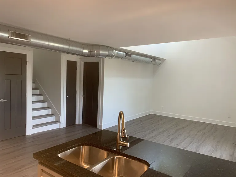 652 Oak Grove Rd — Photo 6