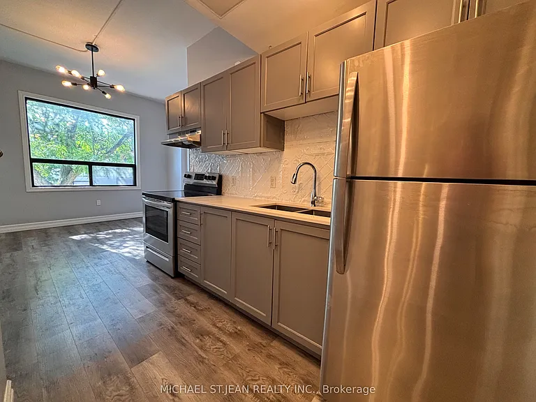 295 James St N #1 — Photo 1