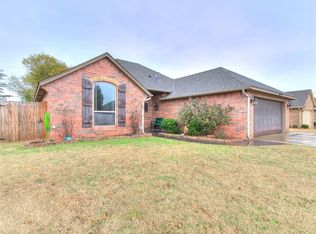 11725 SW 16th St, Yukon, OK 73099