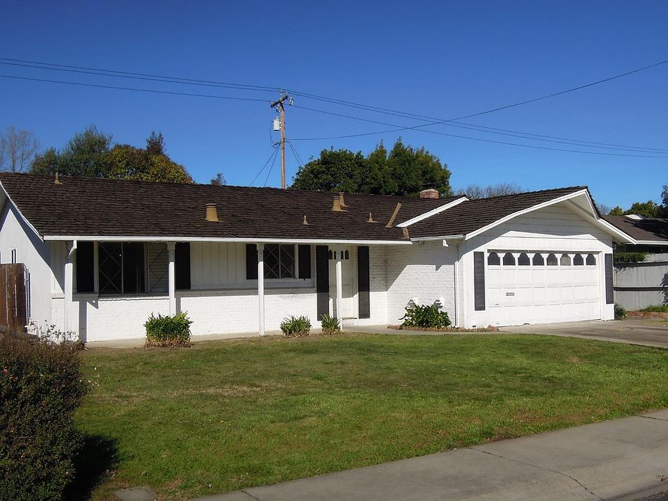 1st image of 1405 Patio Dr