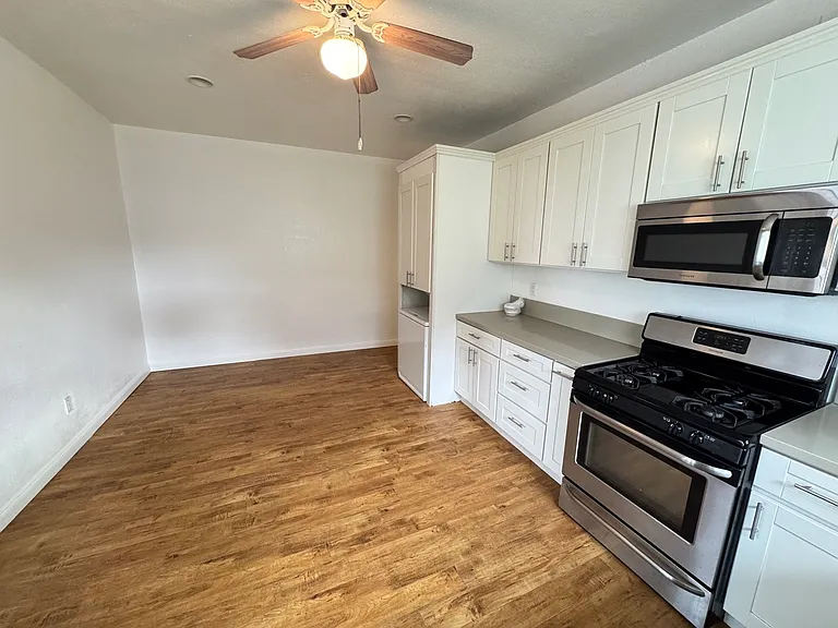 2336 W 21st St #2336 — Photo 9