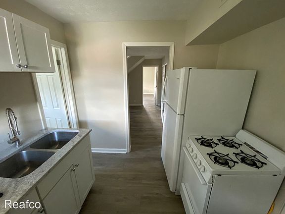 5th image of 12 E Duncan St #18