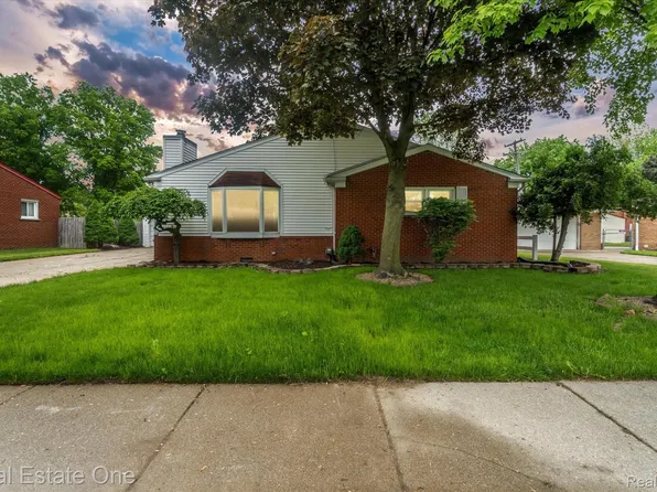 37264 Thinbark St, Wayne, MI 48184