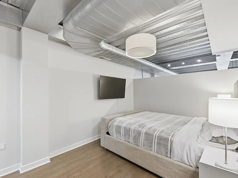 1910 S Indiana Ave #620 — Photo 10