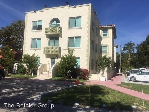 4th image of 1001 W 46th St APT 306